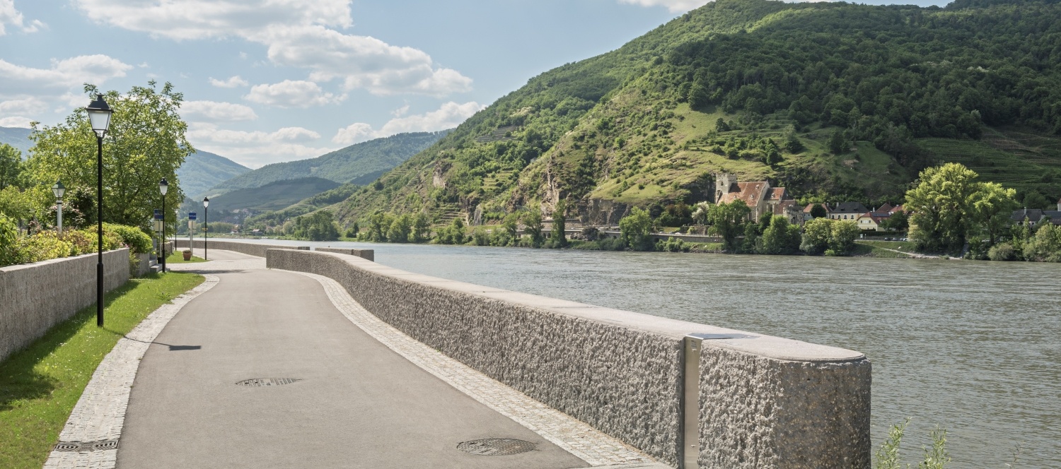 Karl Langer und Georg Schumacher, Hochwasserschutz in der Wachau © Hertha Hurnaus